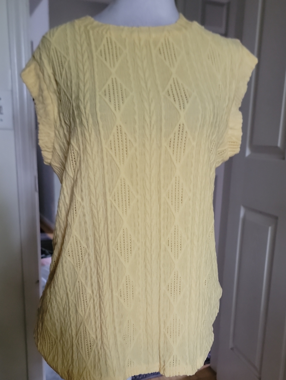 SWxShewin Soft Yellow Textured Short Sleeve Tunic